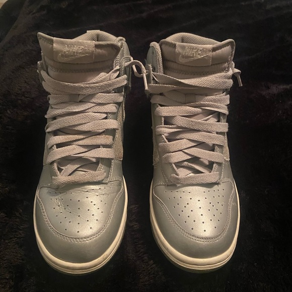Silver nike dunks - Picture 2 of 4